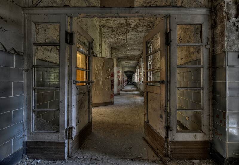 Illustration for article titled The Decaying Remains of Abandoned Hospitals